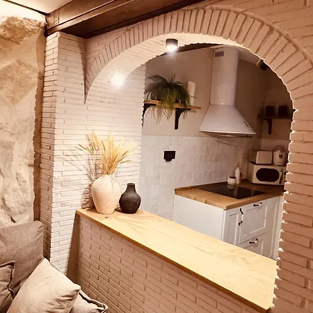 Valeria, Casa Con Cueva Privada Del 1748 Villa Requena