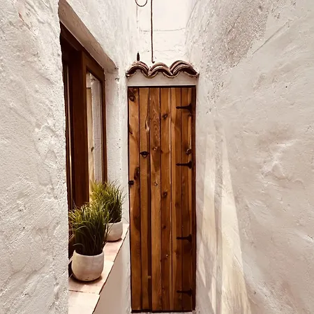Valeria, Casa Con Cueva Privada Del 1748 * Requena